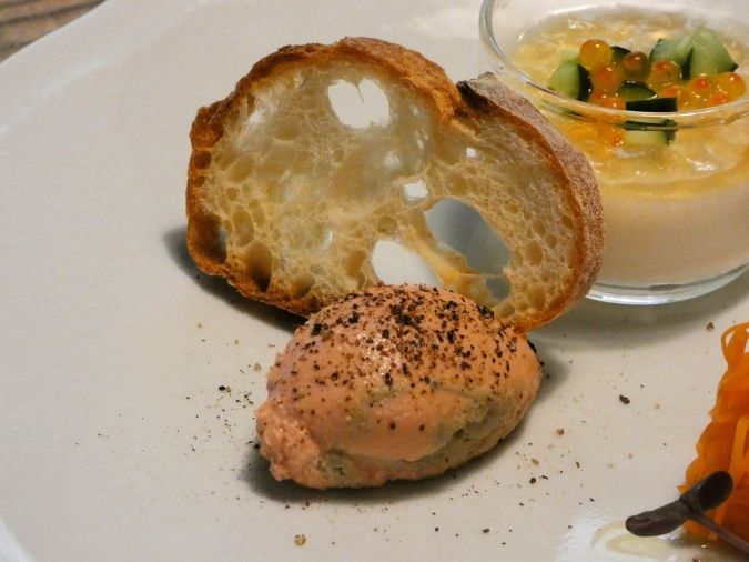 アヒル食堂 鶏肝のムース