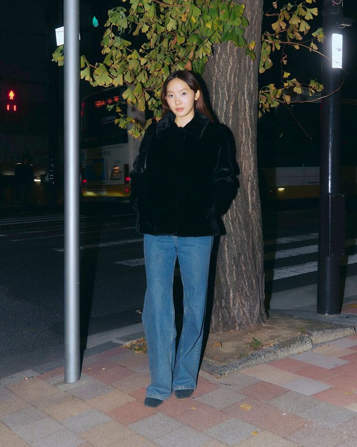 【スナップ】絶対主役のアウターを際立たせるシンプル“美脚デニム”