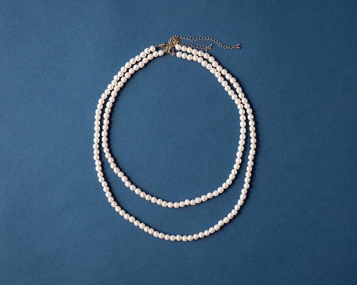 コーデに気品をプラスしてくれる。タイムレスに使えるアクセサリー、小物8選