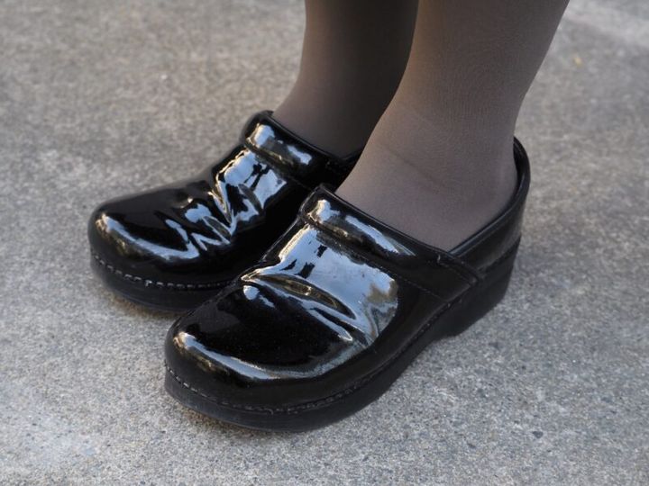 ダンスコのエナメルバッグ