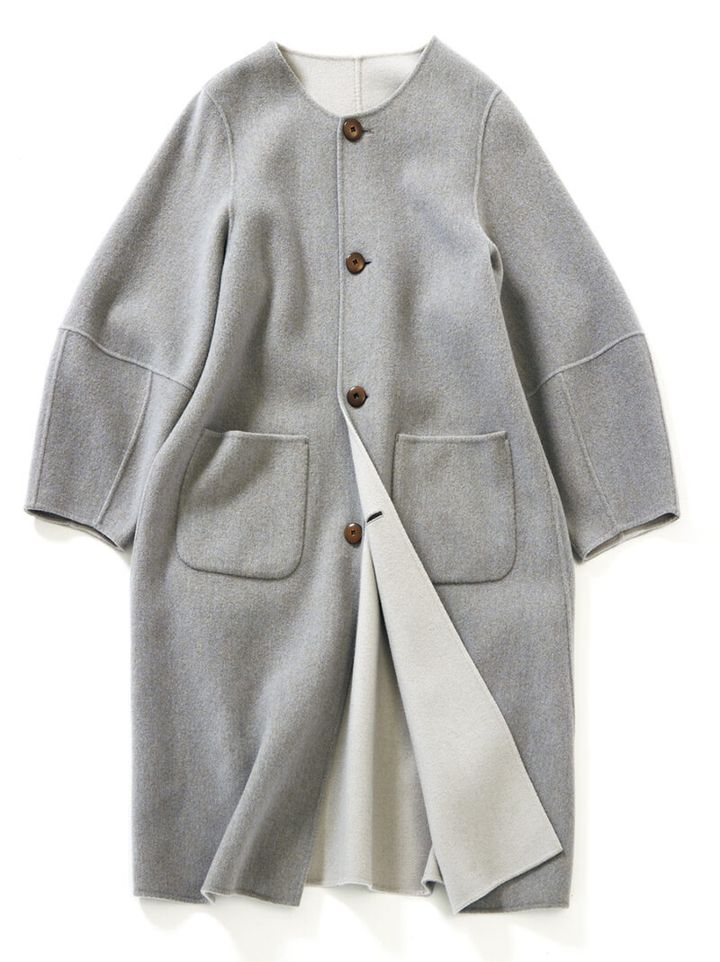 リバーシブルコート¥132,000 ／ケイ ハヤマ プリュス