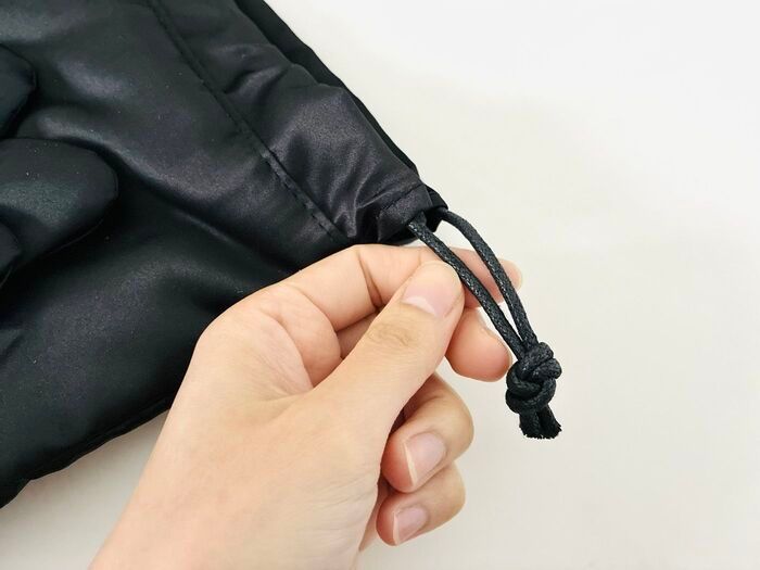 高級感たっぷり！！【50代・60代】ハイブランド級の真っ黒ポーチを〈付録〉でゲット。冬のお散歩バッグにぴったりですよ♪