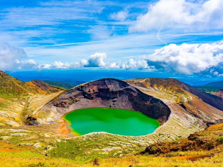 All About ニュース編集部が全国250人を対象に実施した絶景スポットに関するアンケートの調査結果から、好き＆行ってみたい「宮城県の絶景スポット」ランキングを発表！ 2位「蔵王・御釜と外輪山」を抑えた1位は？