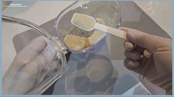 セリアの「スマートポット360（スプーン付）」