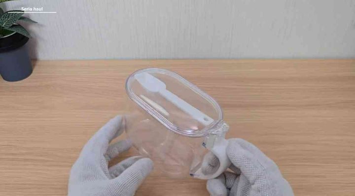 セリアの「システムシュガーポット（計量スプーン付）」