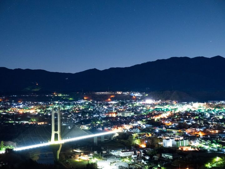 All About ニュース編集部が全国250人を対象に実施した夜景スポットに関するアンケートの調査結果から、好き＆行ってみたい「埼玉県の夜景スポット」ランキングを発表！ 2位「秩父ミューズパーク展望台」を抑えた1位は？