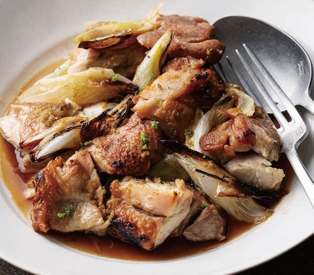 鶏ももと長ねぎのグリル (C)Mako／KADOKAWA