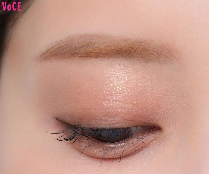 STEP6 アイブロウマスカラを塗る