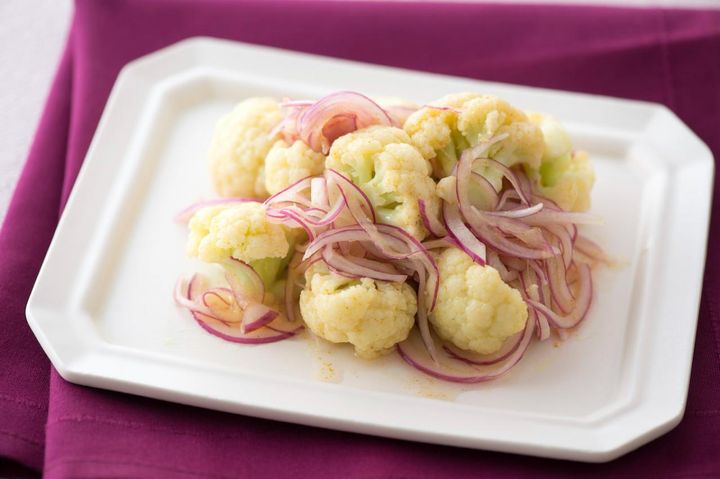 余った野菜の整理にもなる【簡単・洋風マリネの作りおき】にんじんと大根のピクルス風マリネ、カリフラワーのカレーマリネ