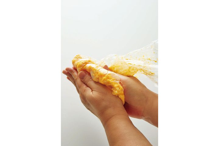 調味料を混ぜる