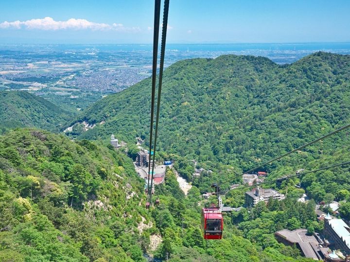 All About ニュース編集部は、全国10～70代の男女250人を対象に「温泉地」に関する独自のアンケート調査を実施。長期休みに行きたいと思う「三重県の温泉地」で1位に選ばれたのは？