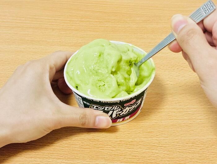 “びよ〜ん”とのびるスーパーカップが誕生！？激ウマ必至の明治公式アレンジに挑戦してみた！