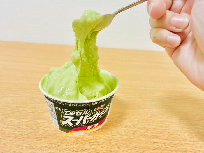 “びよ〜ん”とのびるスーパーカップが誕生！？激ウマ必至の明治公式アレンジに挑戦してみた！