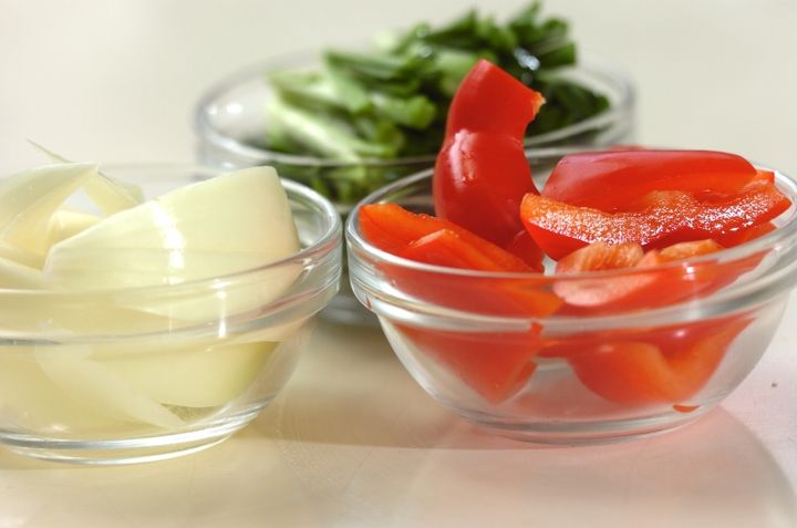 フライパンひとつで！揚げない酢鶏の下準備2