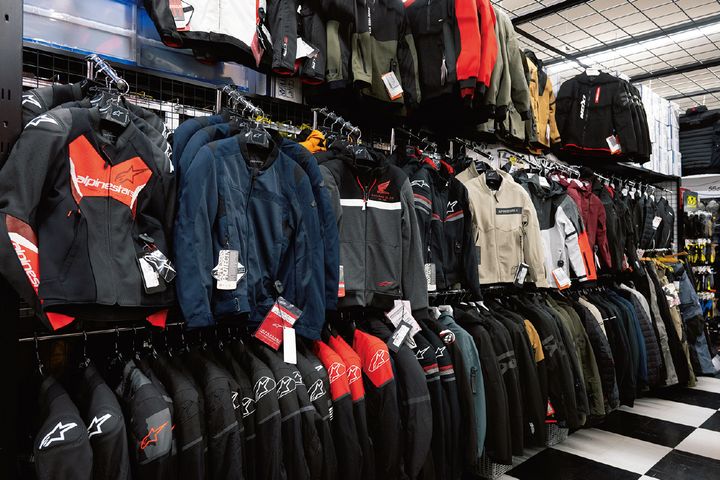 ライコランド東雲店で見つける！冬ツーリングの必須アイテム｜冬アパレル最新事情