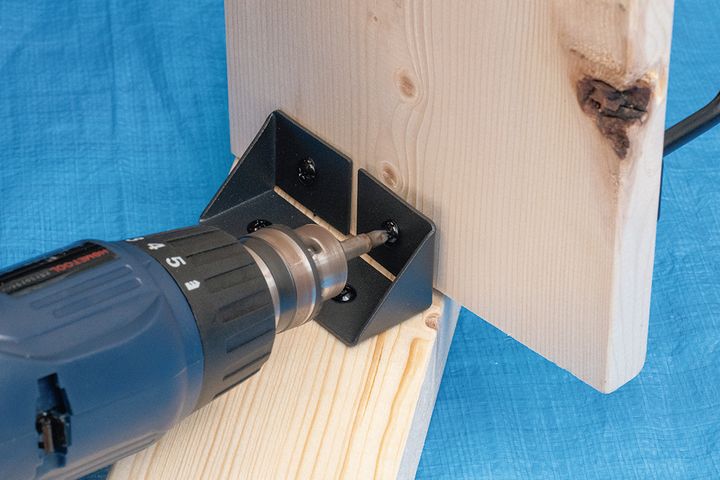 壁を傷つけないバイクギア収納術！ヘルメットラック・有孔ボード棚の自作ガイド