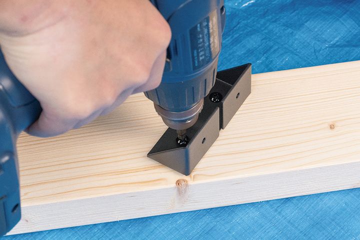 壁を傷つけないバイクギア収納術！ヘルメットラック・有孔ボード棚の自作ガイド