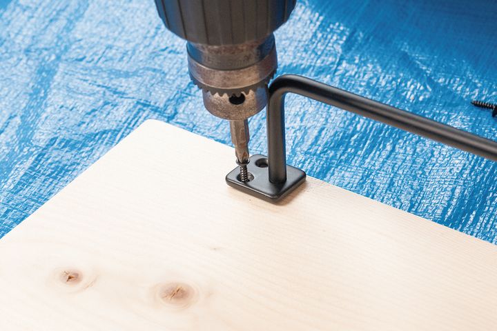 壁を傷つけないバイクギア収納術！ヘルメットラック・有孔ボード棚の自作ガイド