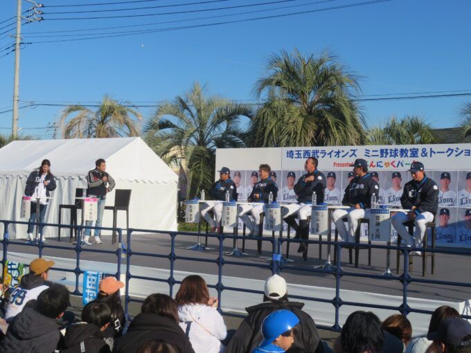  トークショーの様子