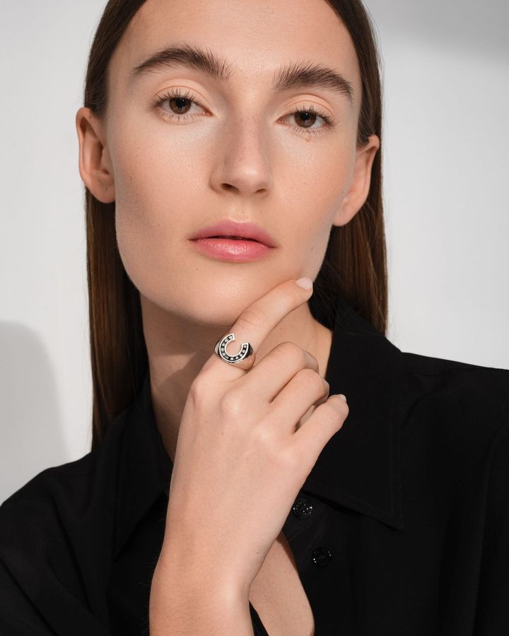 「フェリックスリング」（SV×ブラックスピネル）￥132,700