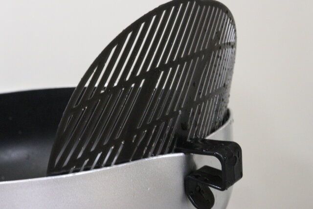 鍋用水切りストレーナー 取り付け