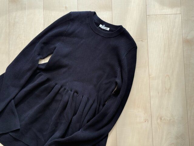 GUペプラムニットプルオーバーのNAVY