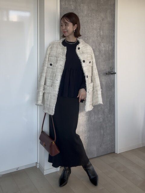 GUペプラムニットプルオーバーのタイトスカートコーデ アウター