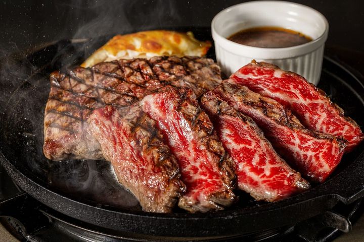 函館大沼牛の石焼ステーキ