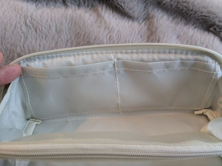 kippis（キッピス）さくらんぼ柄マルチケース 内側のポケット