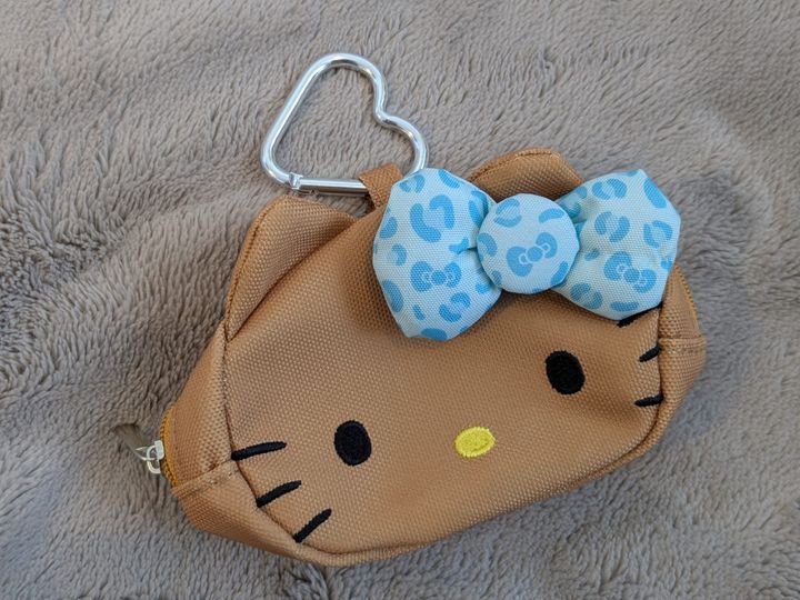 ハート型カラビナ付き ハローキティポーチチャーム