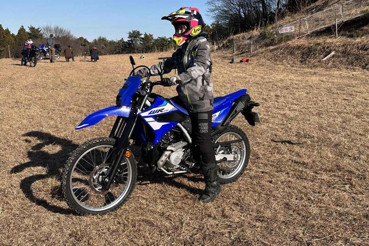 日本でついに発売WR125R プレス試乗インプレッションにゃんばちゃん・難波祐香が感じた「125オフのリアル」