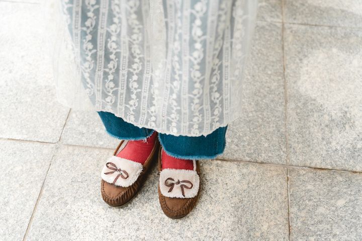 どんな季節もデニムがコーデの味方！カラー別にみるデニムを活かしたスタイリング術３選【ファッジ クリスマスマーケット スナップ】