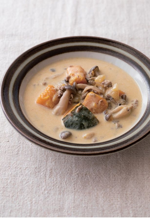 白みそと豆乳のまったりした味わいで、ホッとできます （C）たかせ さと美、広瀬貴子／KADOKAWA