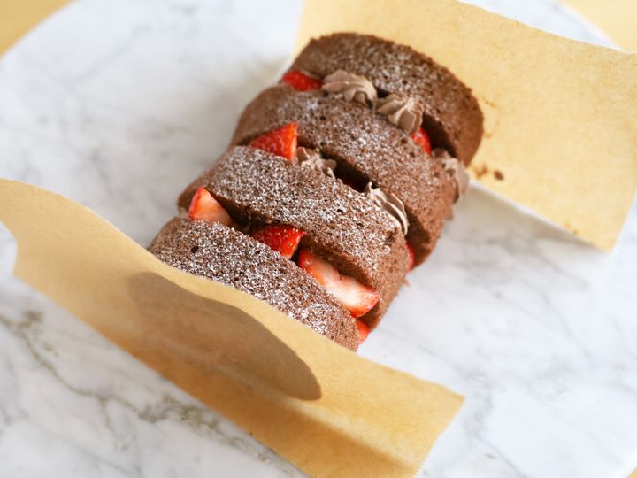 「市販の切れてるロールケーキでブッシュドノエル」レシピ05