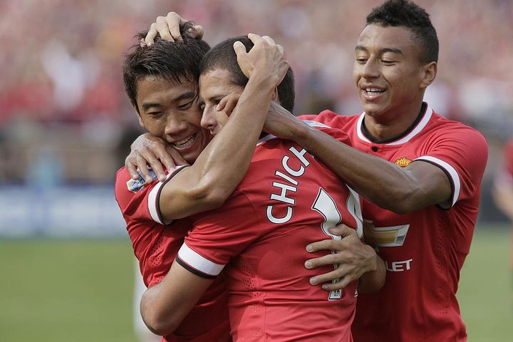 画像: マンチェスター・ユナイテッド時代の香川真司とリンガード（右） (C)Getty Images