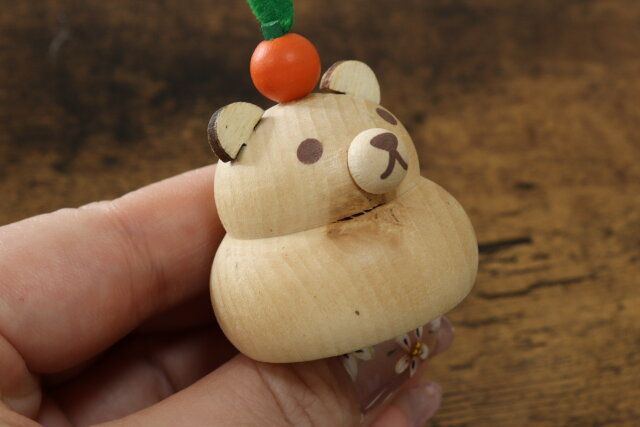 木製鏡餅 クマ ひび割れ