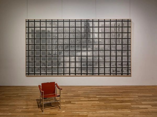 【東京都品川区】窓を通して見える都市景観をモチーフに作品を制作。岡路貴理氏の個展「かける窓」開催