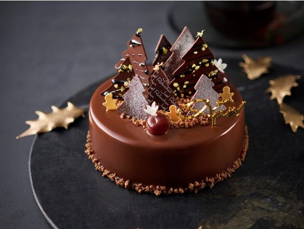 「LE CAFÉ LA BOUTIQUE de Joël Robuchon」の「サパン ド ノエル ショコラ ピスターシュ」(6900円/3～4人用)