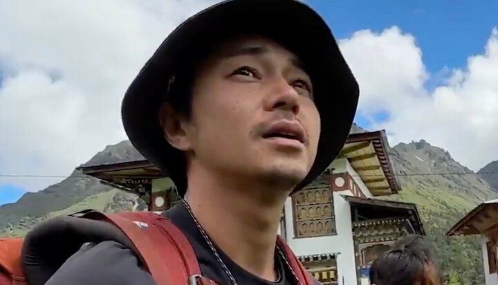 【写真・画像】東出昌大の薪割り姿に絶賛の声「さすが山男！」 1枚目