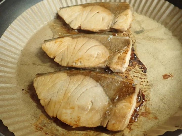 DAISO(ダイソー)：紙のフライパンシート(深型、10枚)