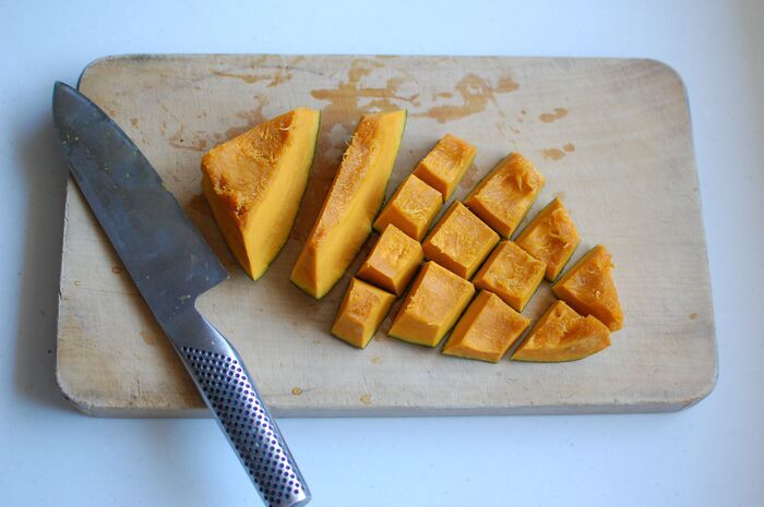 かぼちゃの煮物を超簡単に「ホクホク」にする裏ワザ。即採用間違いナシ♡