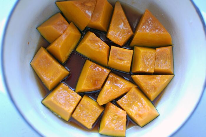 かぼちゃの煮物を超簡単に「ホクホク」にする裏ワザ。即採用間違いナシ♡