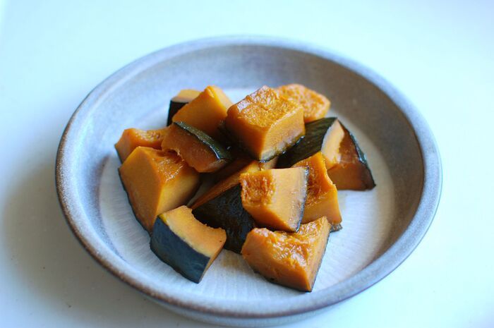 かぼちゃの煮物を超簡単に「ホクホク」にする裏ワザ。即採用間違いナシ♡
