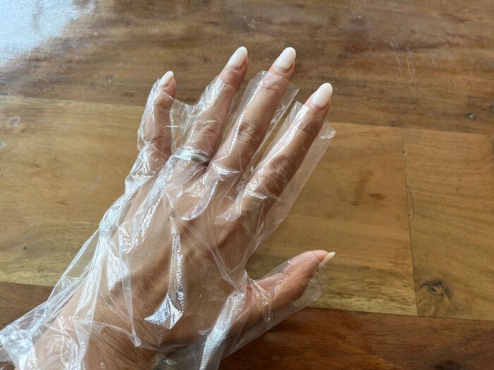 100均『ポリエチレン手袋』が実は万能♡「それ入れる？」が正解。旅行・帰省の救世主でした！