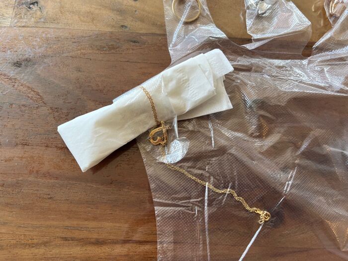 100均『ポリエチレン手袋』が実は万能♡「それ入れる？」が正解。旅行・帰省の救世主でした！