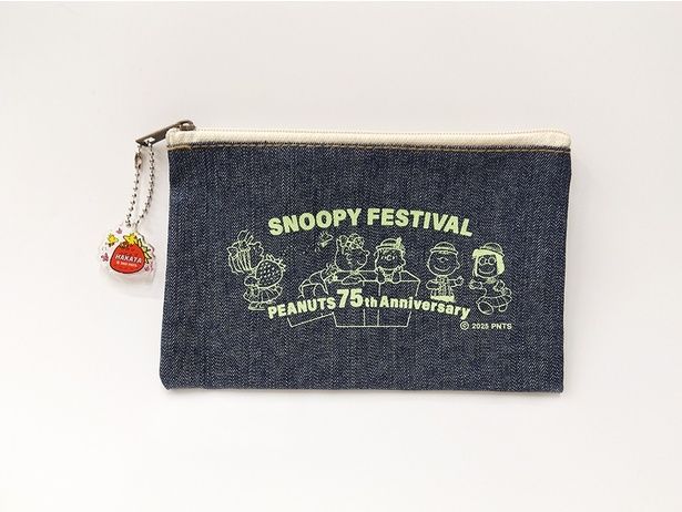 「デニムフラットポーチ」(1210円)