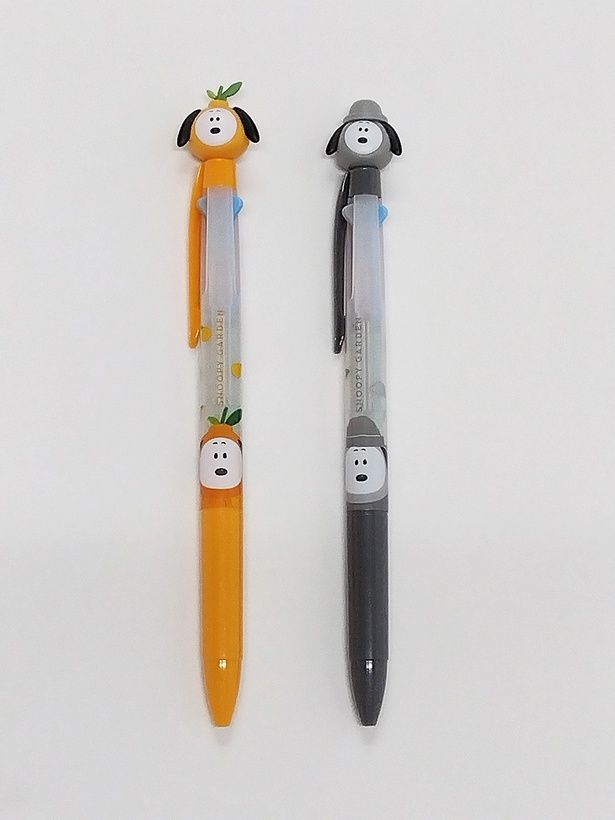 「黒ボールペン」(各880円)