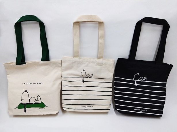 「トートバッグ」(各2420円)