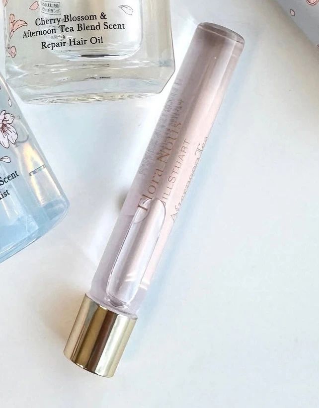 フローラノーティス ジルスチュアート チェリーブロッサム＆アフタヌーンティーブレンド オードパルファン ローラーボール