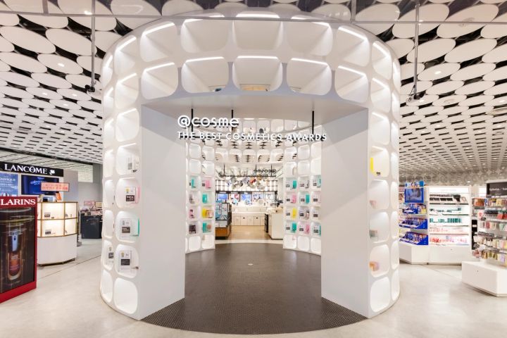 【2025年「@cosme TOKYO」で売れたコスメランキング】メイクアイテムTOP5を全スウォッチ＆お試し！_18